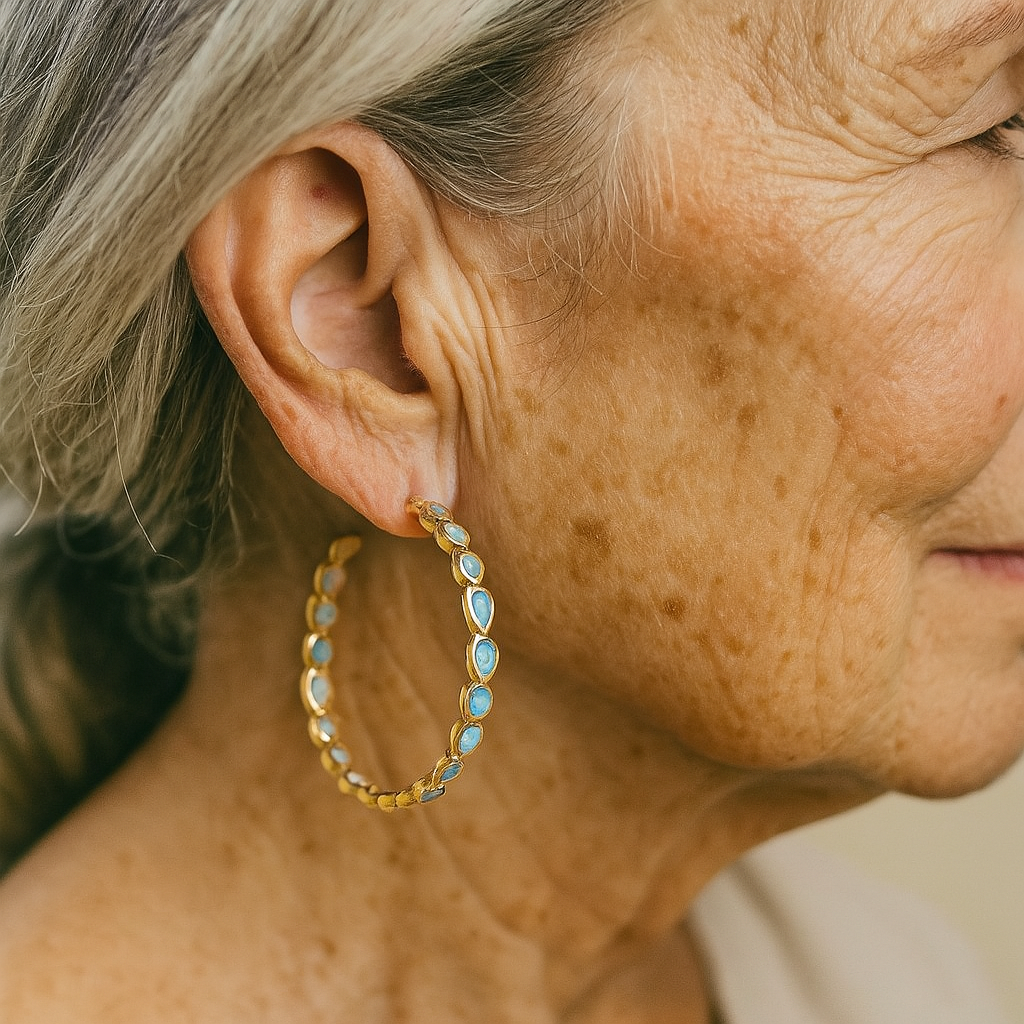 Goldene Retro-Ohrringe mit blauem Opal – Ansicht 2