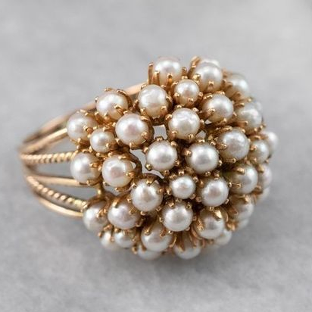 Ring mit Perlenbesatz