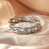 Ring mit geflochtenem Messing in Weißgold