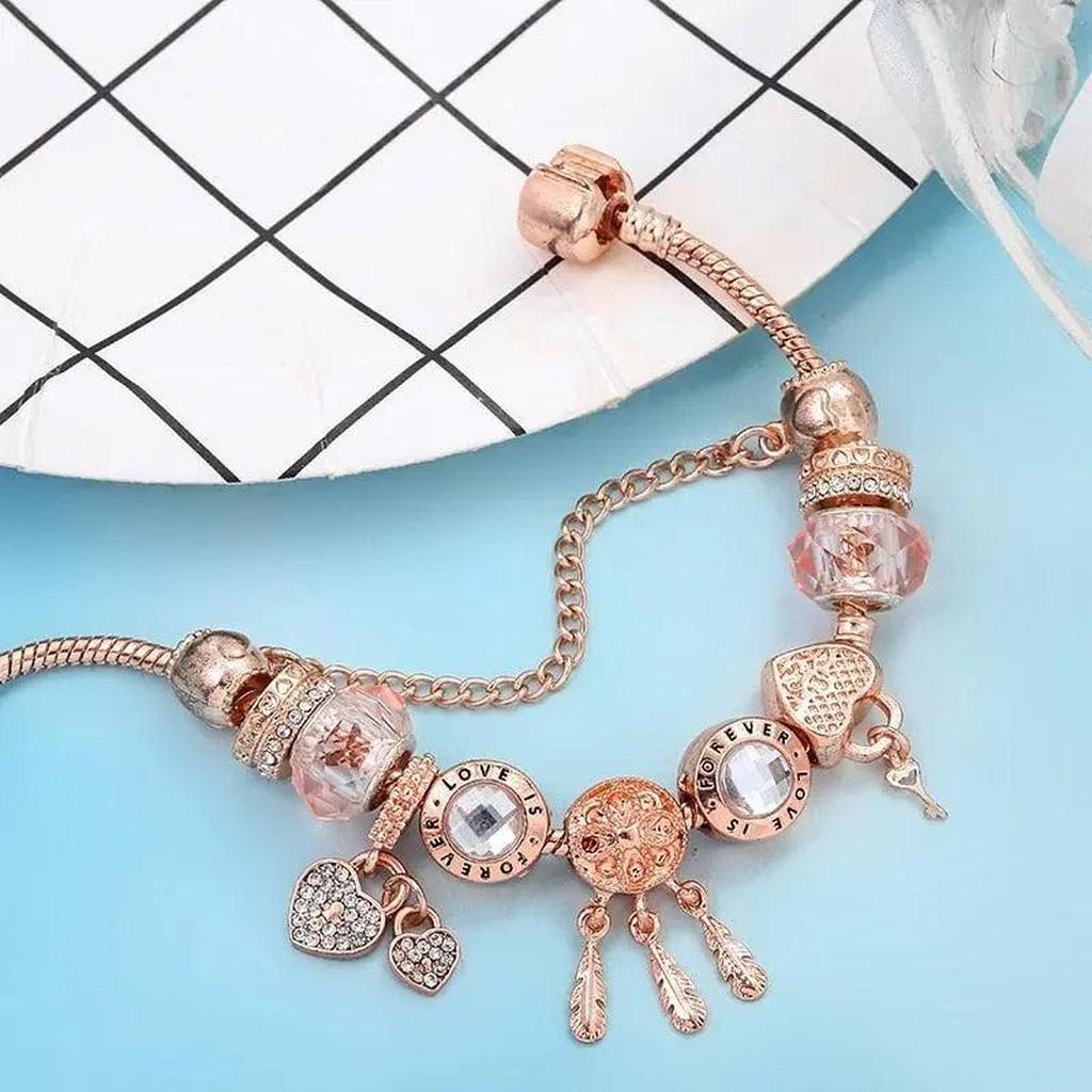Rosa Traumfänger-Armband mit Weißgold-Anhängern – Ansicht 3