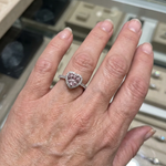 Herzring „Rosekiss“ in Weißgold