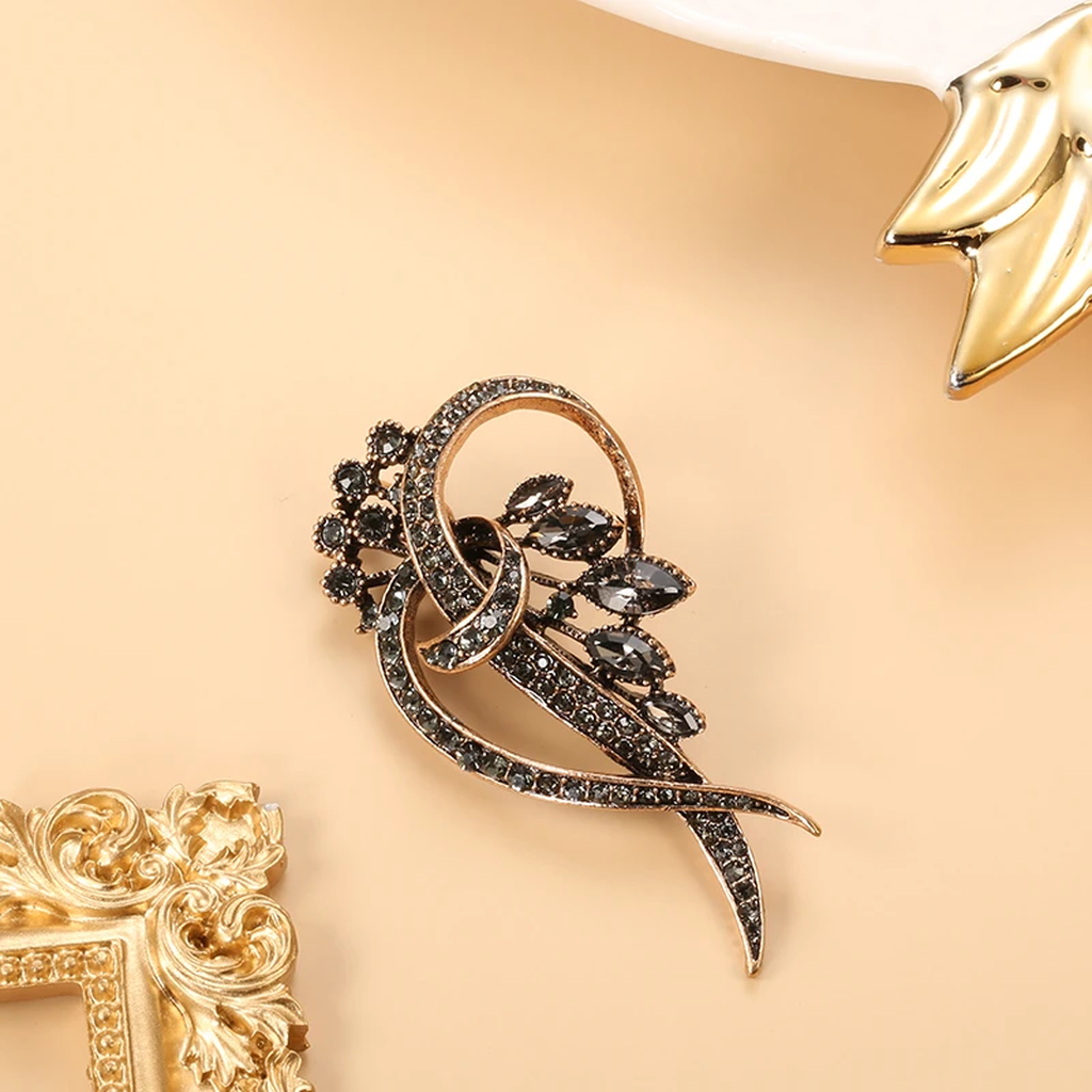 Schwarze elegante Ohrringe mit Zirkonia