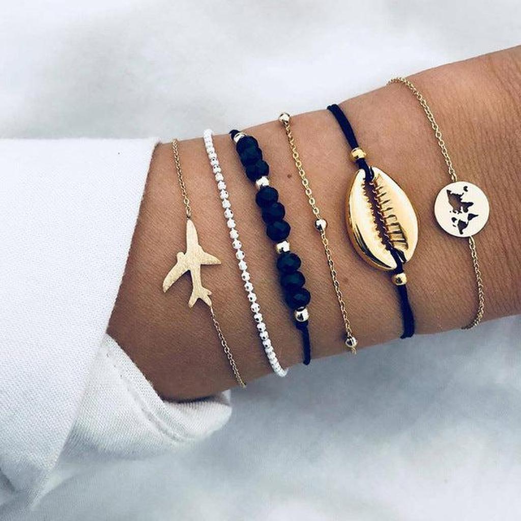 Set aus glitzernden Armbändern – Ansicht 13