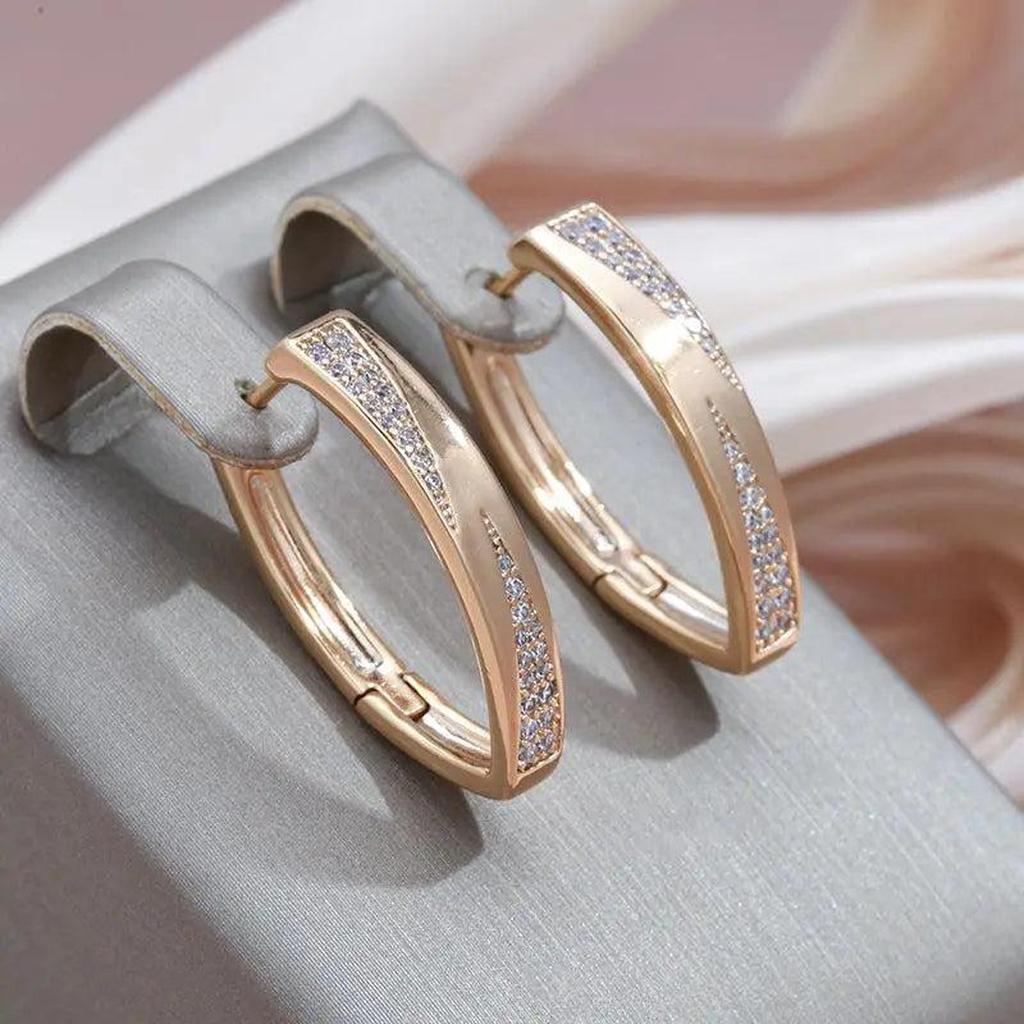 Strahlende Ohrringe in Gold mit Zirkonia