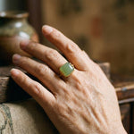Verstellbarer Retro-Ring in Gold mit grüner Jade – Ansicht 2