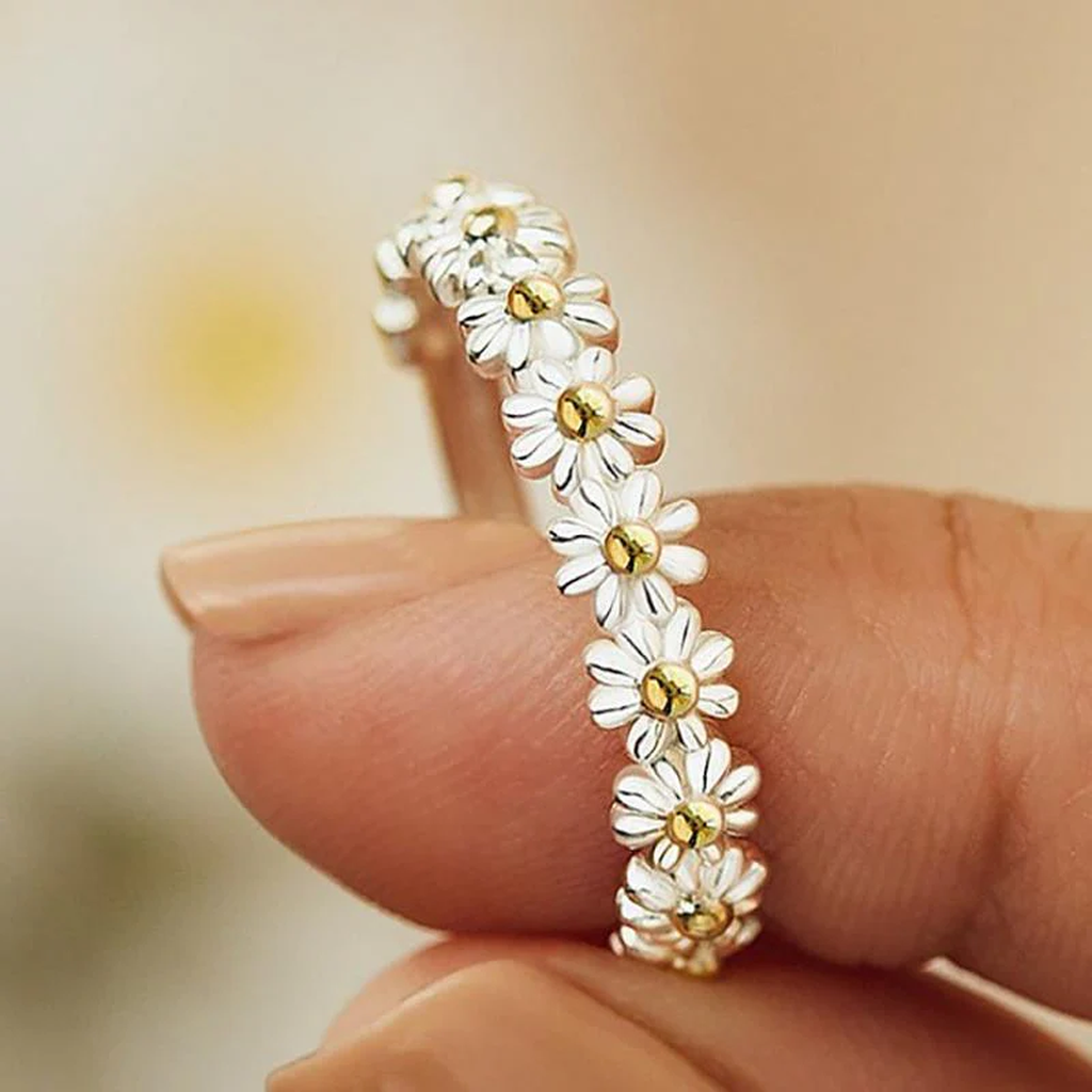 Verstellbarer Ring in Weißgold mit Emaille-Margeriten