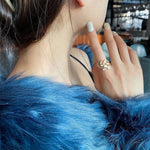 Verstellbarer Ring mit weißem Opal in Gold – Ansicht 2
