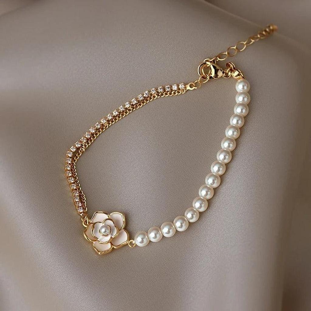 Viktorianisches Armband mit Blumen und Gänseblümchen