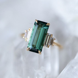 Vintage-Ring mit türkisem Glasstein