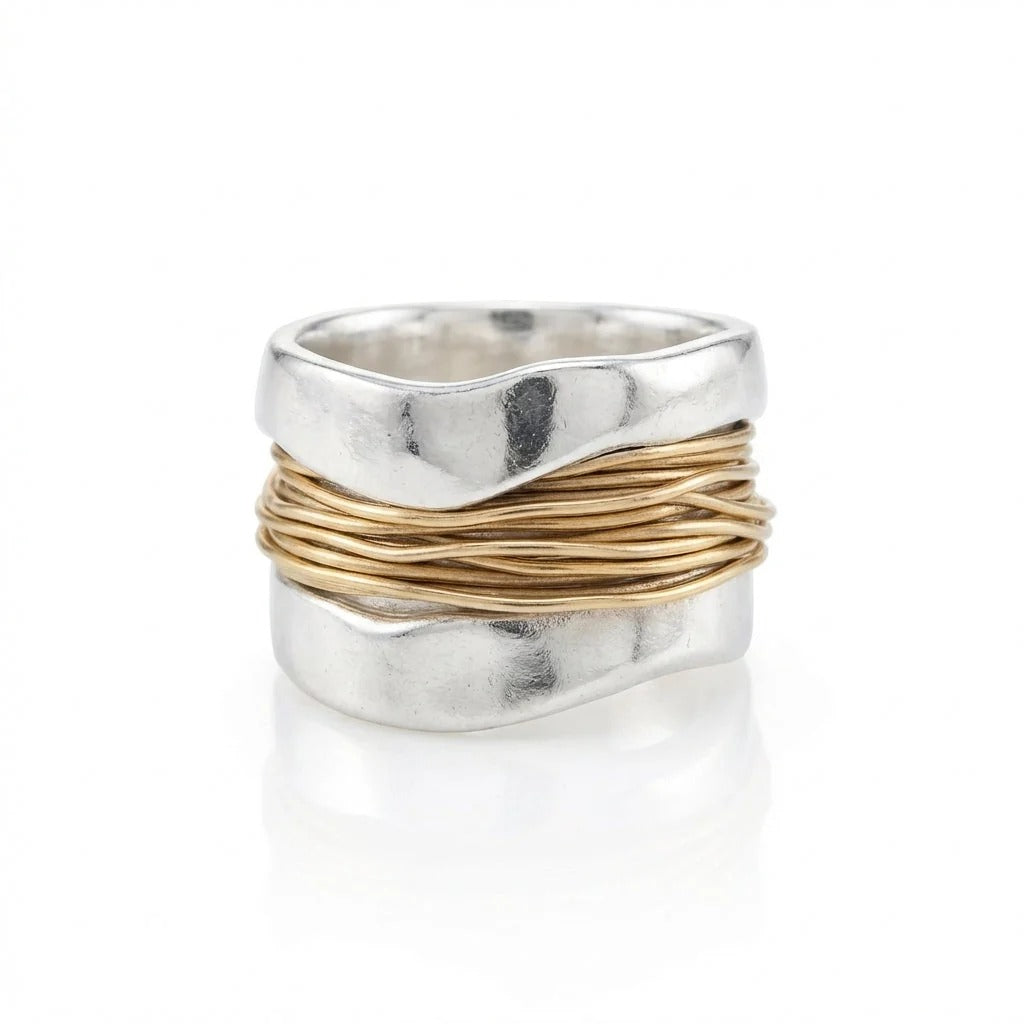 Weißgoldring mit Goldfäden