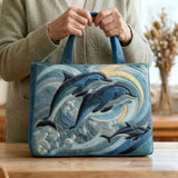 Handgefertigte Stepptasche – Delfin im Ozean